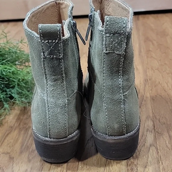 Madewell Khaki Suede Ankle Booties - Picture 6 of 12